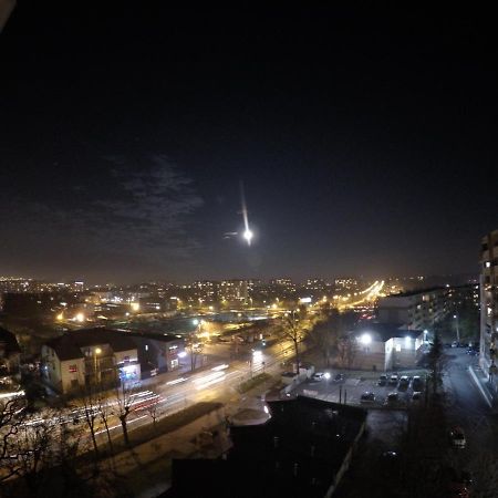 Lokum Seminaryjska Apartament Z Darmowym Parkingiem كيلتشي المظهر الخارجي الصورة