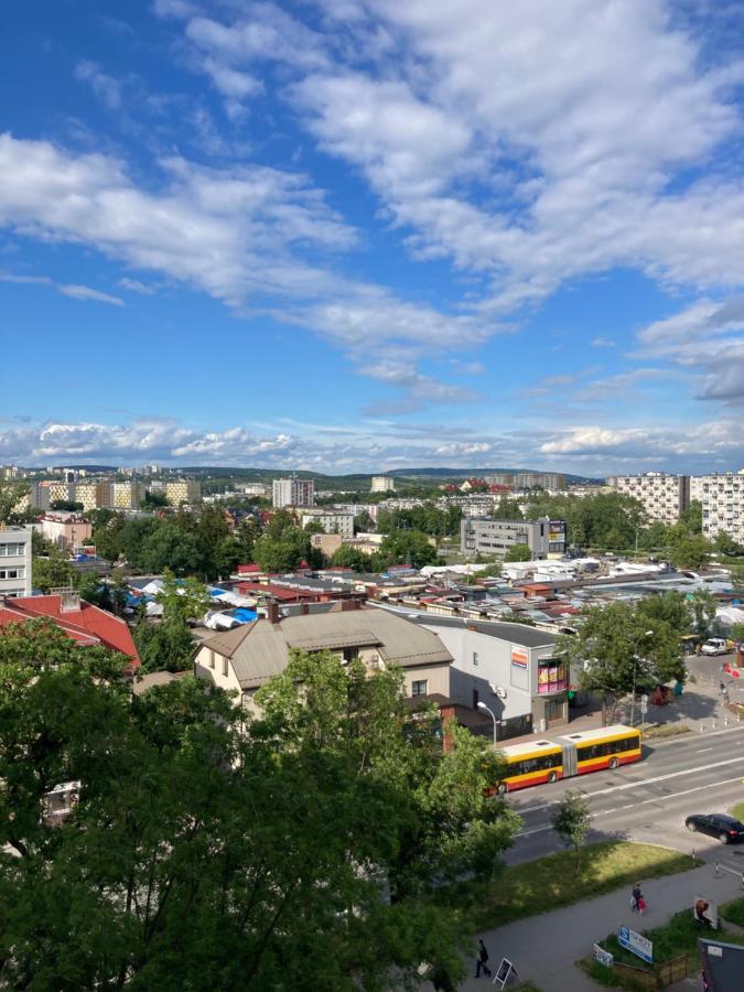 Lokum Seminaryjska Apartament Z Darmowym Parkingiem كيلتشي المظهر الخارجي الصورة